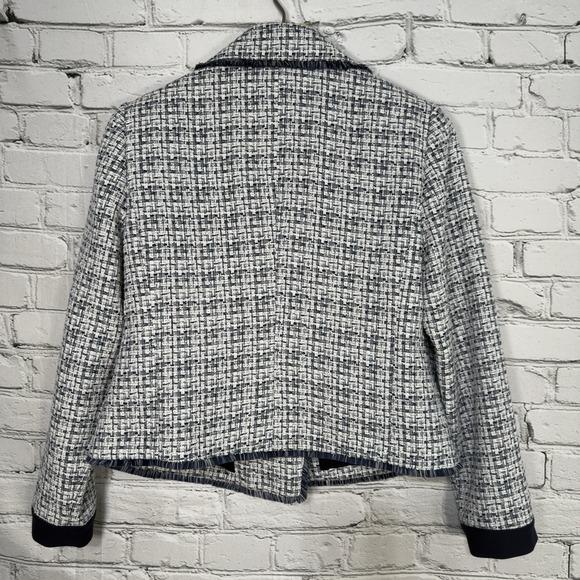 Chico's Moto Tweed Trim Detail LS Jacket Size 1 8-10 Classic Navy 1/2 Zip NWT - Picture 2 of 16